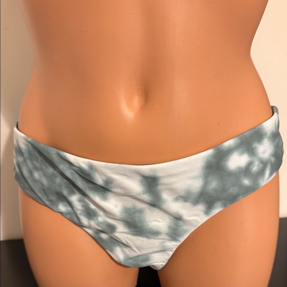 Cyn & Luca XL Tie-Dye Army Green Bikini Bottoms Ruched Butt Medium Coverage NWTs